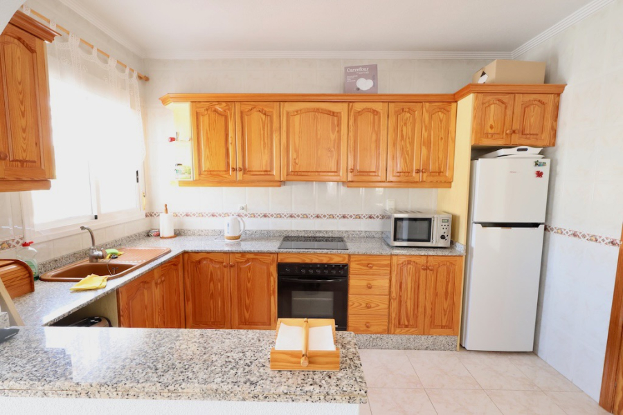 Resale - Villa / Semi-adosado - Torrevieja  - Los Balcones