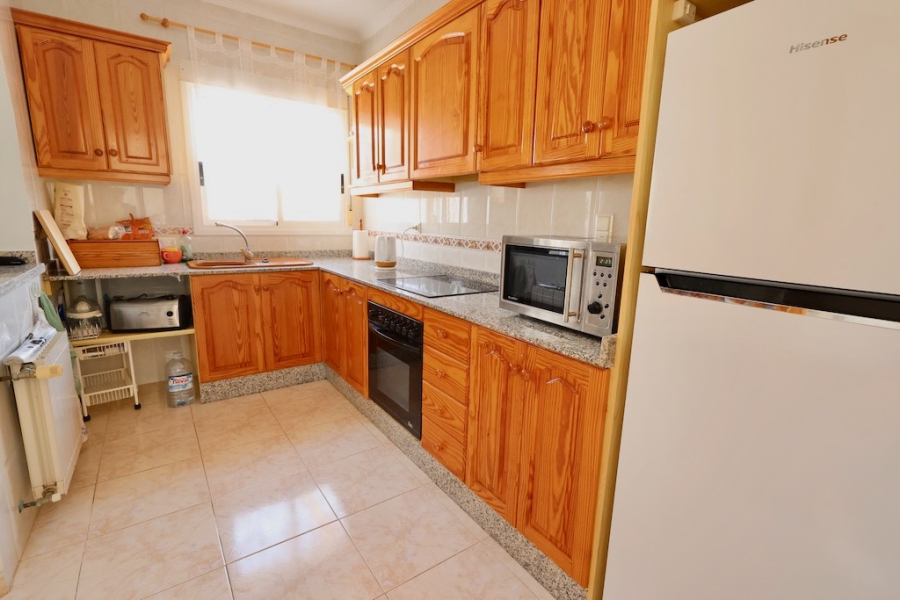 Resale - Villa / Semi-adosado - Torrevieja  - Los Balcones