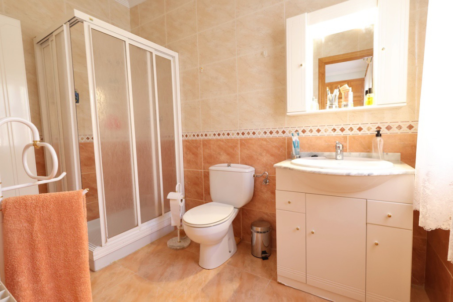 Resale - Villa / Semi-adosado - Torrevieja  - Los Balcones