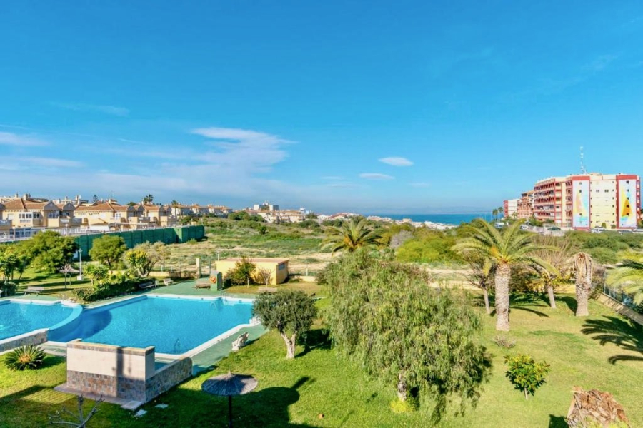 Resale - Apartamento/Bungalow - Torrevieja  - Aguas Nuevas