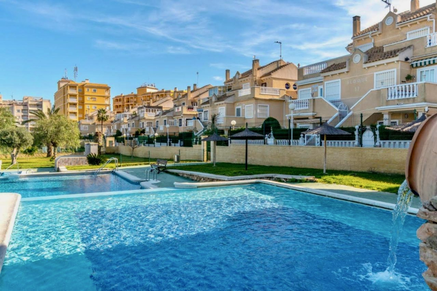 Resale - Apartamento/Bungalow - Torrevieja  - Aguas Nuevas