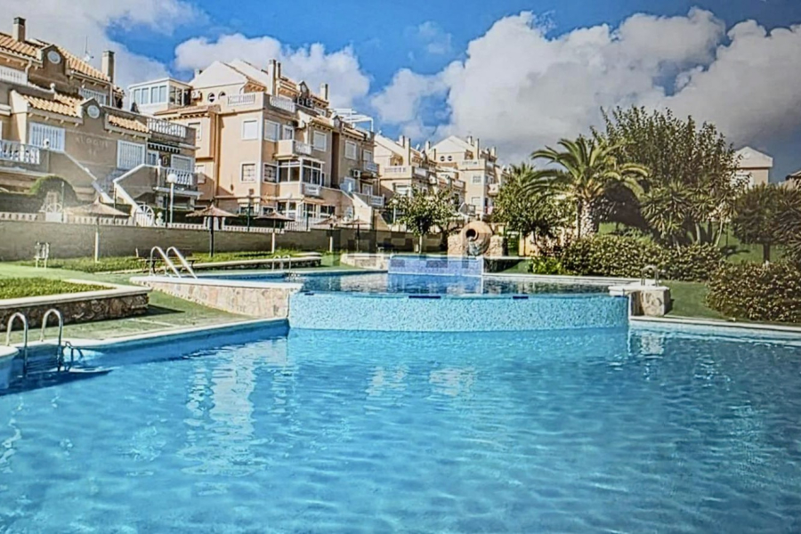 Resale - Apartamento/Bungalow - Torrevieja  - Aguas Nuevas