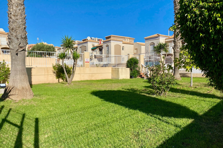 Resale - Apartamento/Bungalow - Torrevieja  - Aguas Nuevas