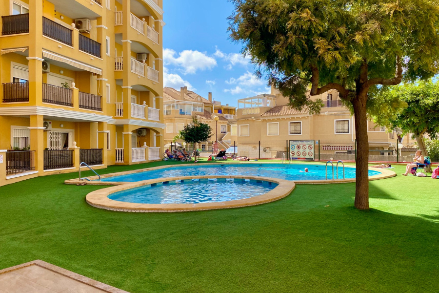 Resale - Apartment/Bungalow - Torrevieja  - Aguas Nuevas