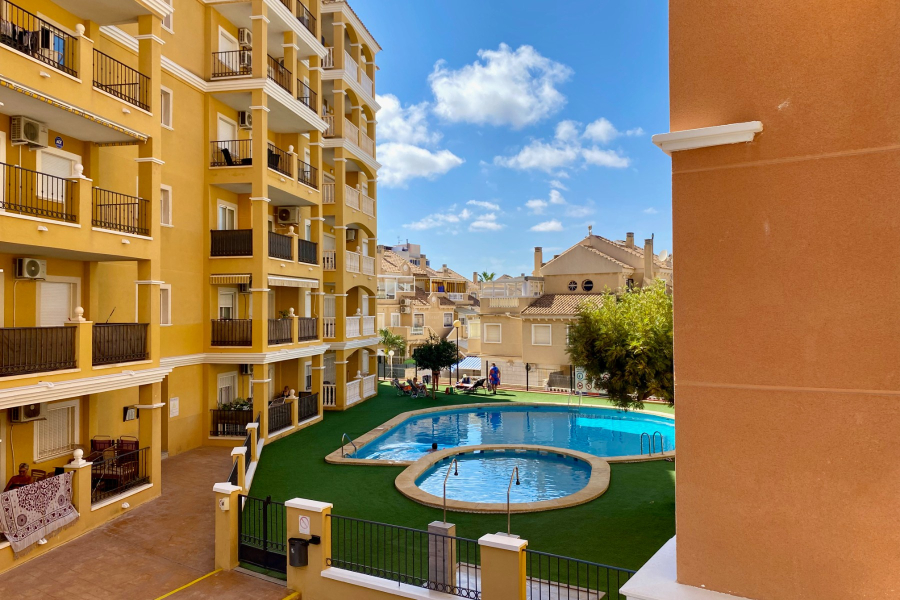 Resale - Apartment/Bungalow - Torrevieja  - Aguas Nuevas
