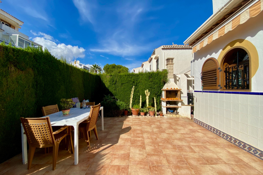 Resale - Villa / Semi-adosado - Torrevieja  - Torreblanca