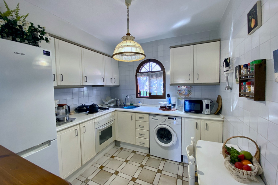 Resale - Villa / Semi-adosado - Torrevieja  - Torreblanca