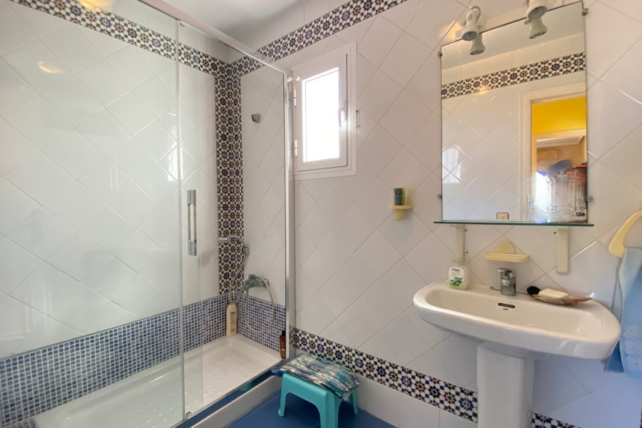 Resale - Villa / Semi-adosado - Torrevieja  - Torreblanca