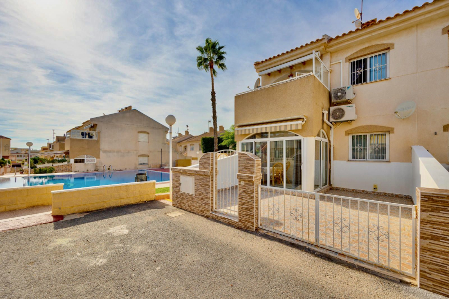 Resale - Apartamento/Bungalow - Torrevieja  - Aguas Nuevas