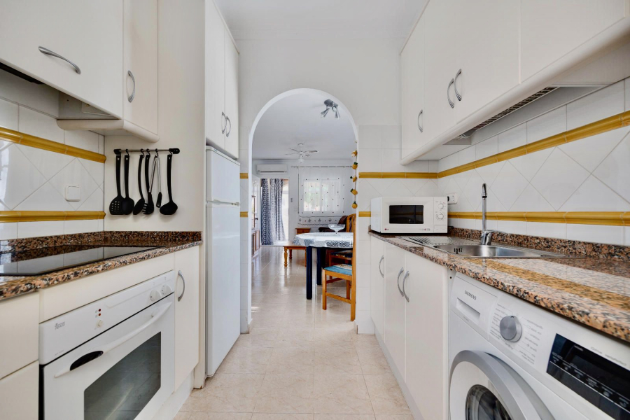 Resale - Apartamento/Bungalow - Torrevieja  - Aguas Nuevas