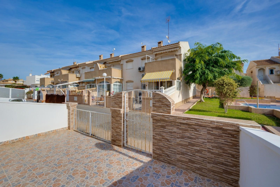 Resale - Apartamento/Bungalow - Torrevieja  - Aguas Nuevas