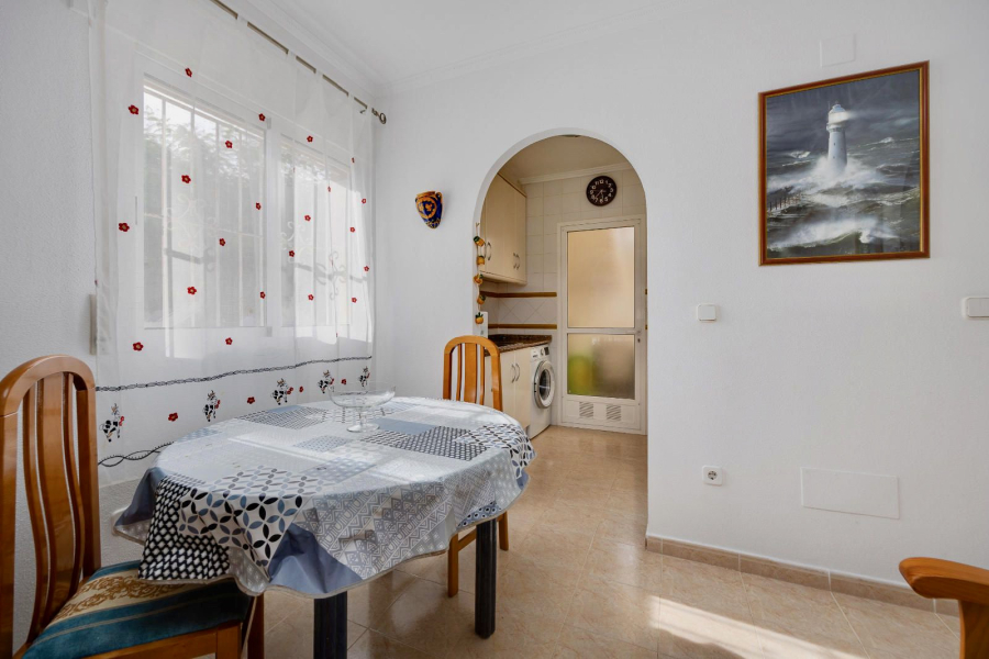 Resale - Apartamento/Bungalow - Torrevieja  - Aguas Nuevas