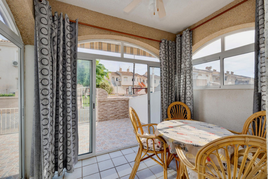 Resale - Apartamento/Bungalow - Torrevieja  - Aguas Nuevas