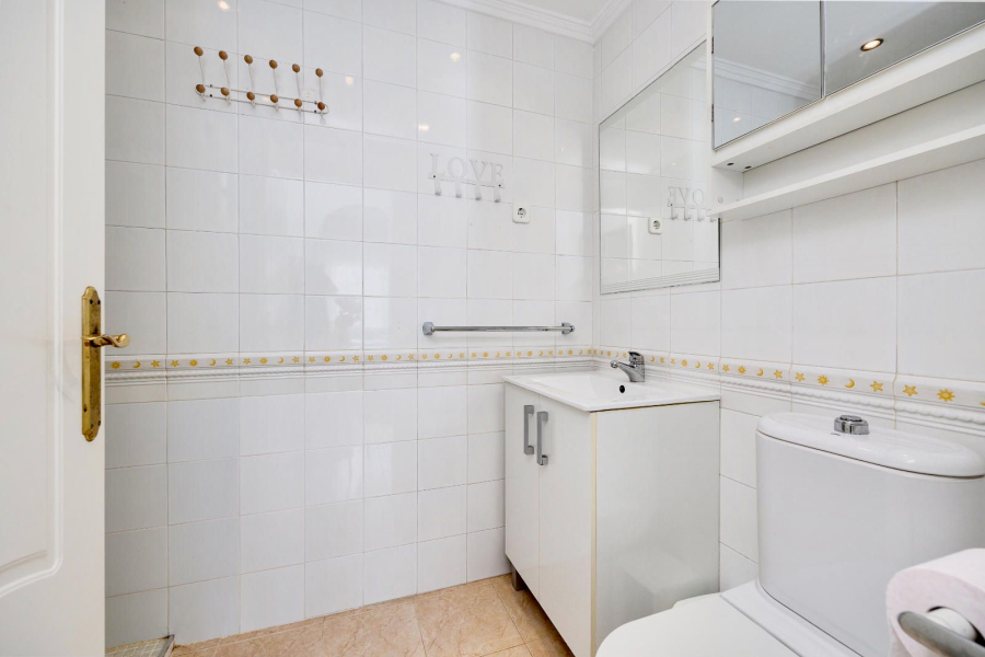 Resale - Apartamento/Bungalow - Torrevieja  - Aguas Nuevas