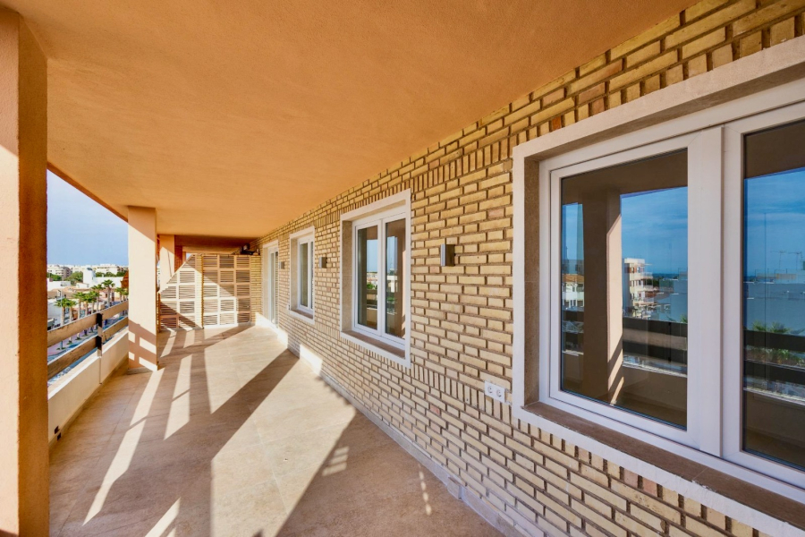Resale - Apartment/Bungalow - Torrevieja  - Los Naufragos