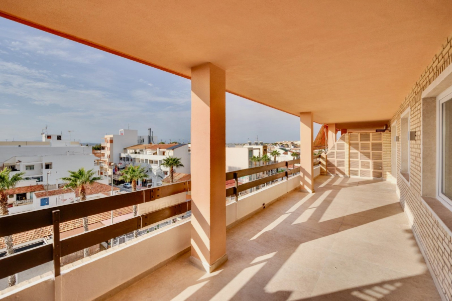 Resale - Apartment/Bungalow - Torrevieja  - Los Naufragos