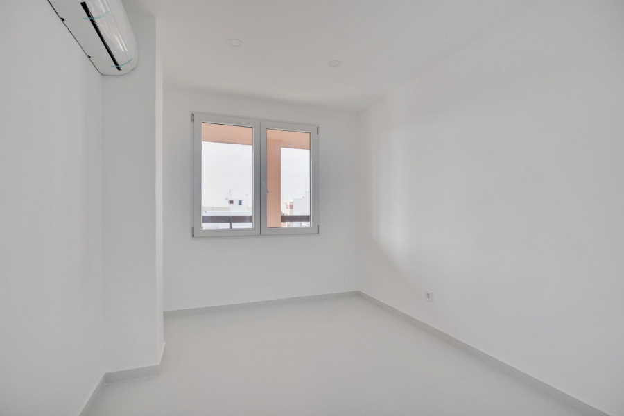 Resale - Apartment/Bungalow - Torrevieja  - Los Naufragos