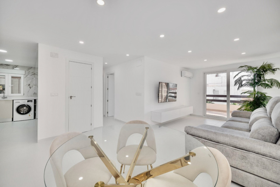 Resale - Apartment/Bungalow - Torrevieja  - Los Naufragos