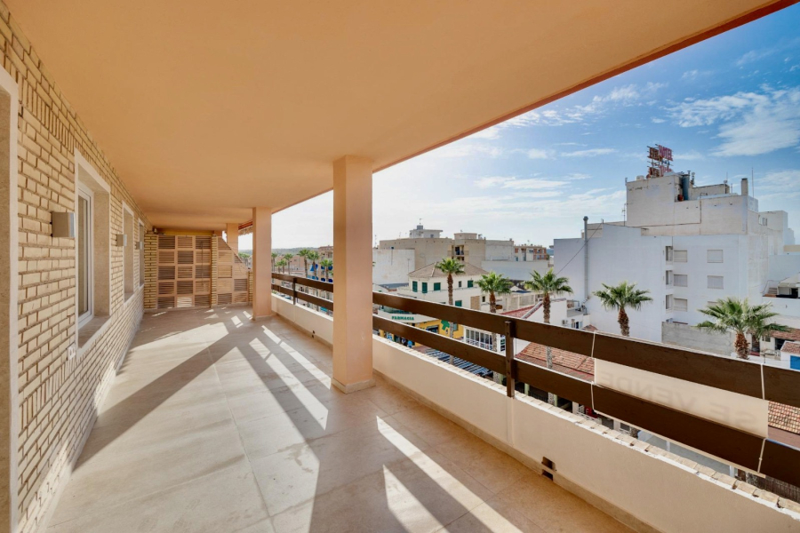 Resale - Apartment/Bungalow - Torrevieja  - Los Naufragos