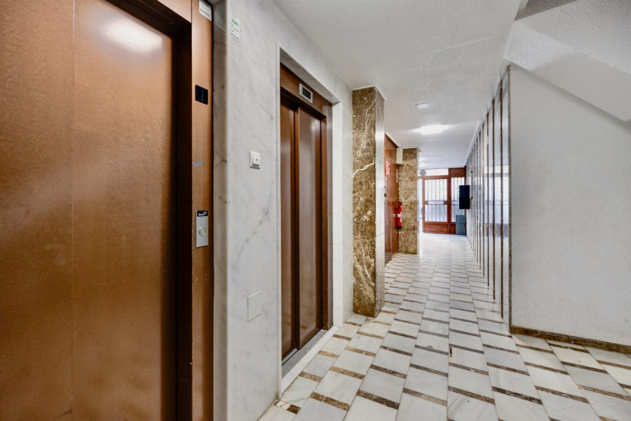 Resale - Apartment/Bungalow - Torrevieja  - Los Naufragos