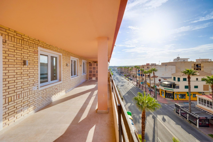 Resale - Apartment/Bungalow - Torrevieja  - Los Naufragos