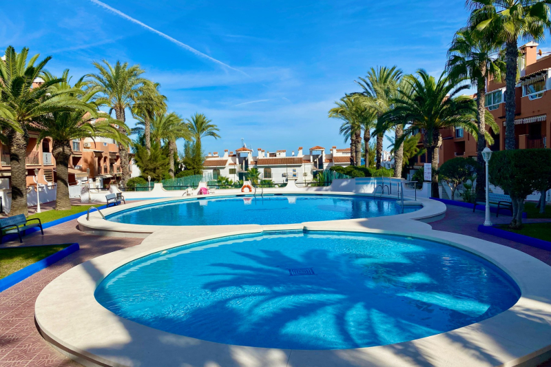 Lägenhet / Bungalow  - Resale - Torrevieja  - Torreblanca