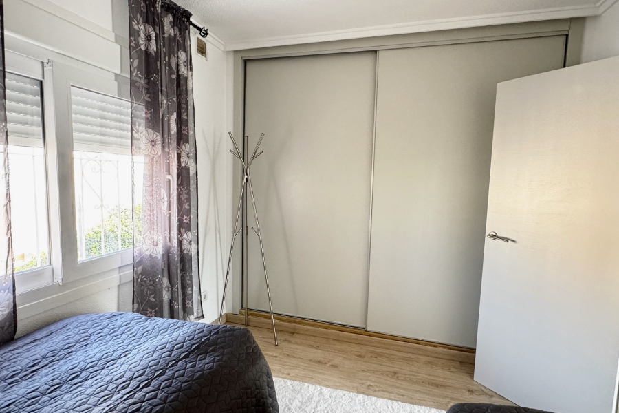 Resale - Duplex / Adosado - Torrevieja  - La Rosaleda - Los Frutales