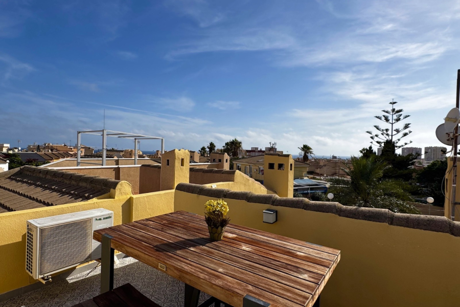 Resale - Duplex / Adosado - Torrevieja  - La Rosaleda - Los Frutales