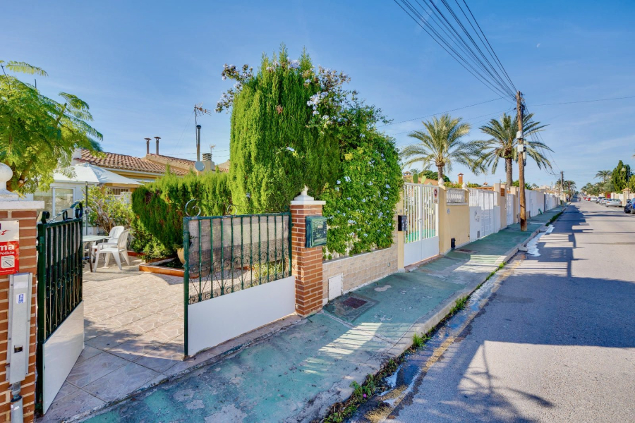 Resale - Duplex / Adosado - Torrevieja  - Los Ángeles