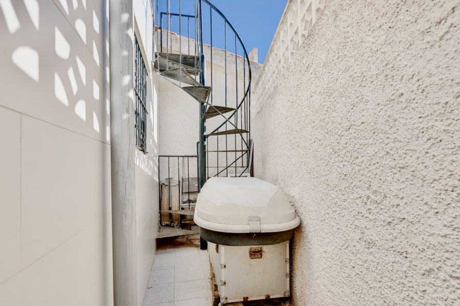 Resale - Duplex / Adosado - Torrevieja  - Los Ángeles