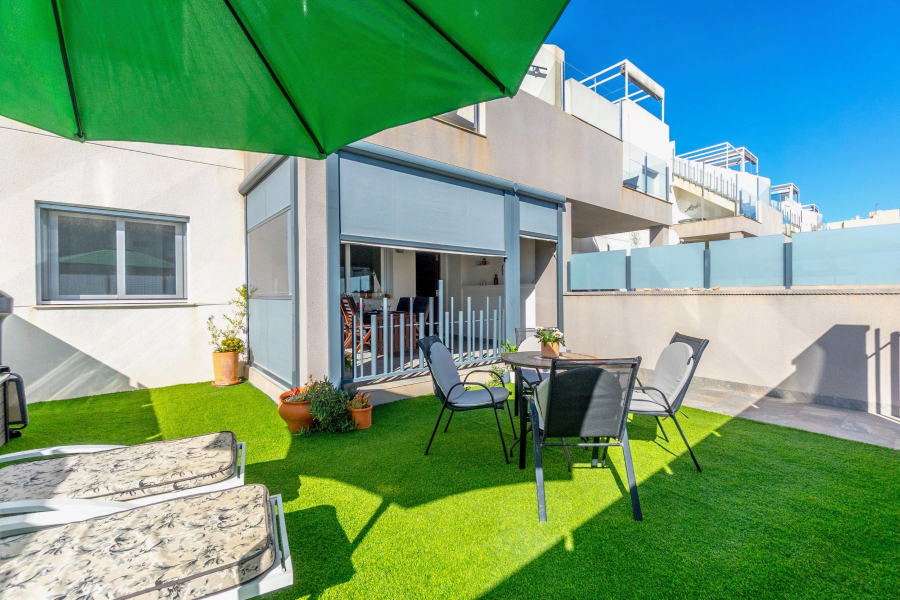 Resale - Lägenhet / Bungalow  - Torrevieja  - Aguas Nuevas
