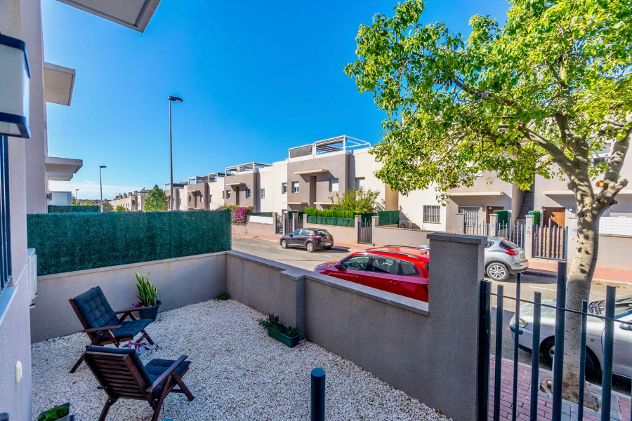 Resale - Lägenhet / Bungalow  - Torrevieja  - Aguas Nuevas