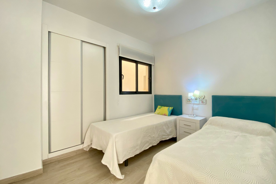 Resale - Apartamento/Bungalow - Torrevieja  - La Mata