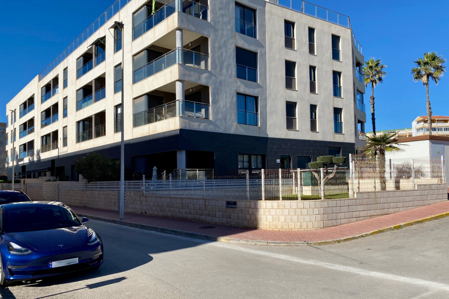 Resale - Apartamento/Bungalow - Torrevieja  - La Mata