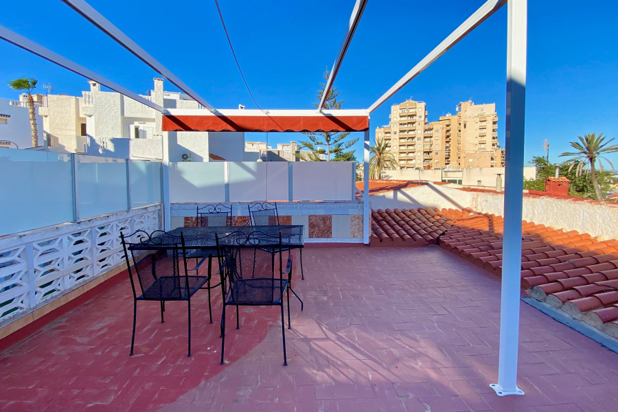 Resale - Villa / Semi detached - Torrevieja  - La Mata