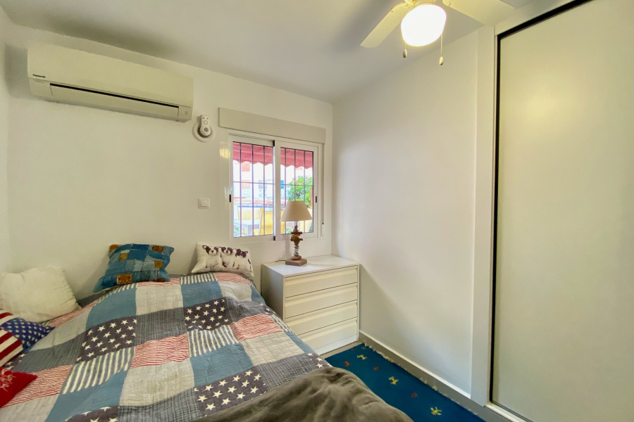 Resale - Villa / Semi detached - Torrevieja  - La Mata