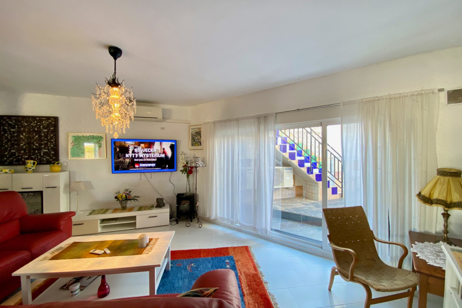 Resale - Villa / Semi detached - Torrevieja  - La Mata