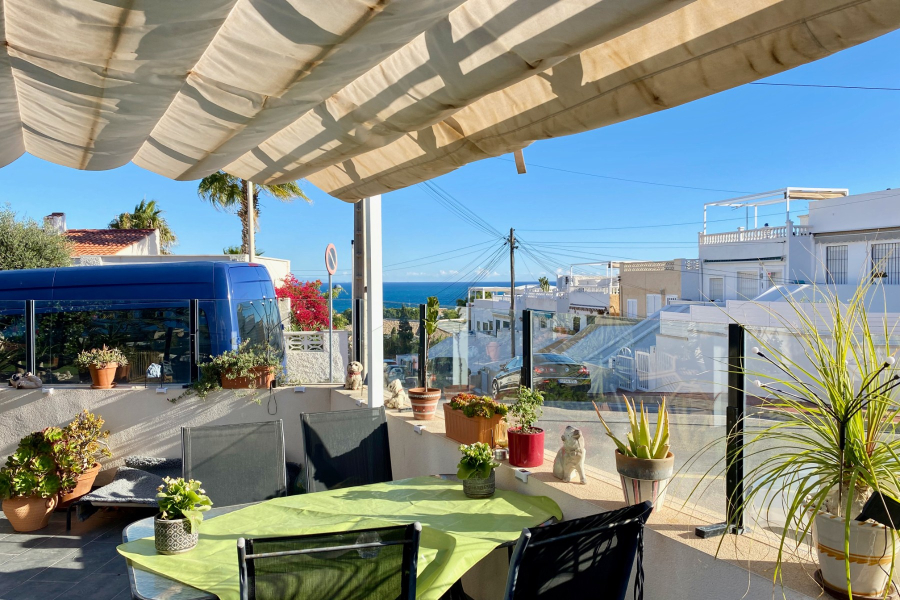 Resale - Villa / Semi detached - Torrevieja  - La Mata