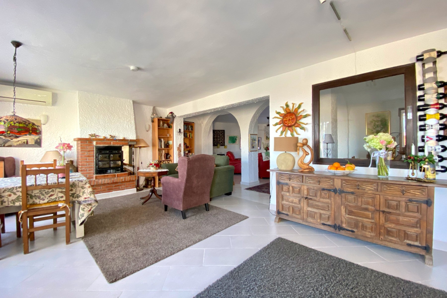 Resale - Villa / Semi detached - Torrevieja  - La Mata