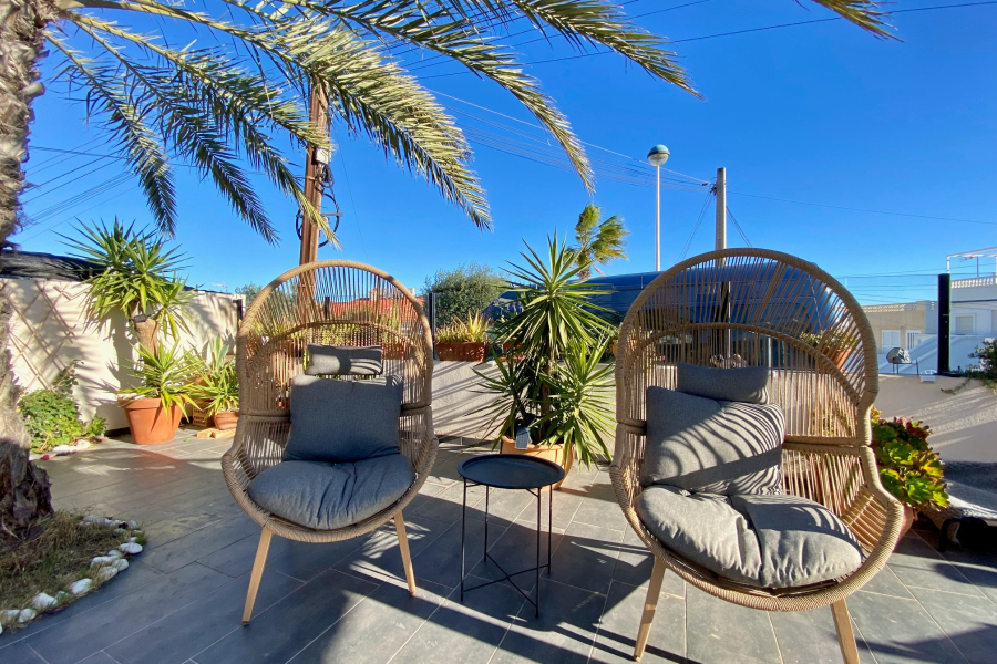 Resale - Villa / Semi detached - Torrevieja  - La Mata