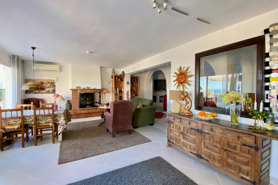 Resale - Villa / Semi detached - Torrevieja  - La Mata