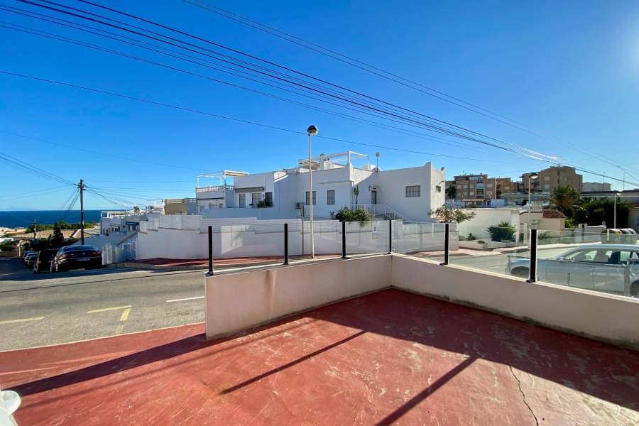 Resale - Villa / Semi detached - Torrevieja  - La Mata