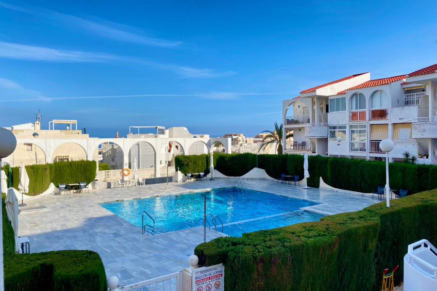 Resale - Apartment/Bungalow - Torrevieja  - Lomas del Mar