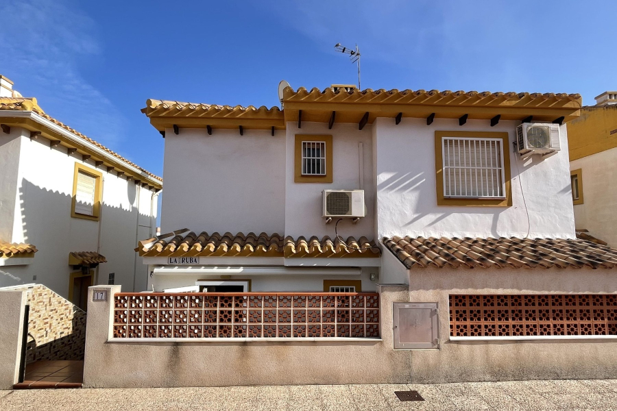 Resale - Villa - Torrevieja  - Cabo Cervera