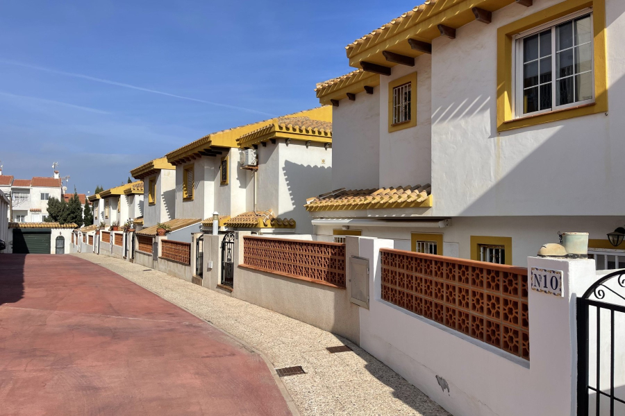 Resale - Villa - Torrevieja  - Cabo Cervera