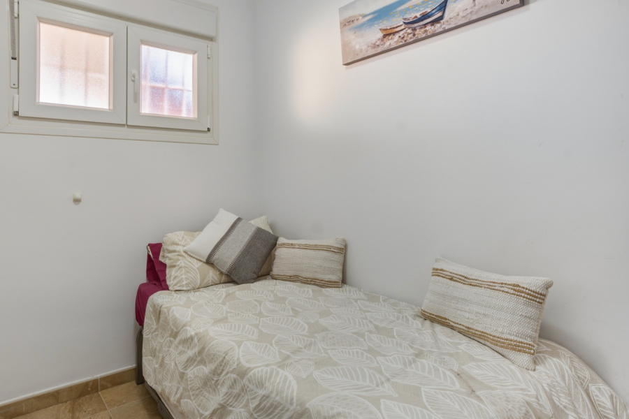 Resale - Lägenhet / Bungalow  - Torrevieja  - Cabo Cervera