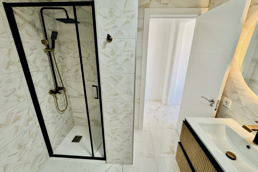 Resale - Apartment/Bungalow - Torrevieja  - La Mata