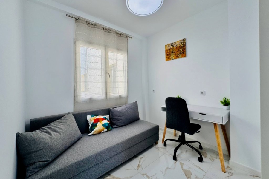 Resale - Apartment/Bungalow - Torrevieja  - La Mata