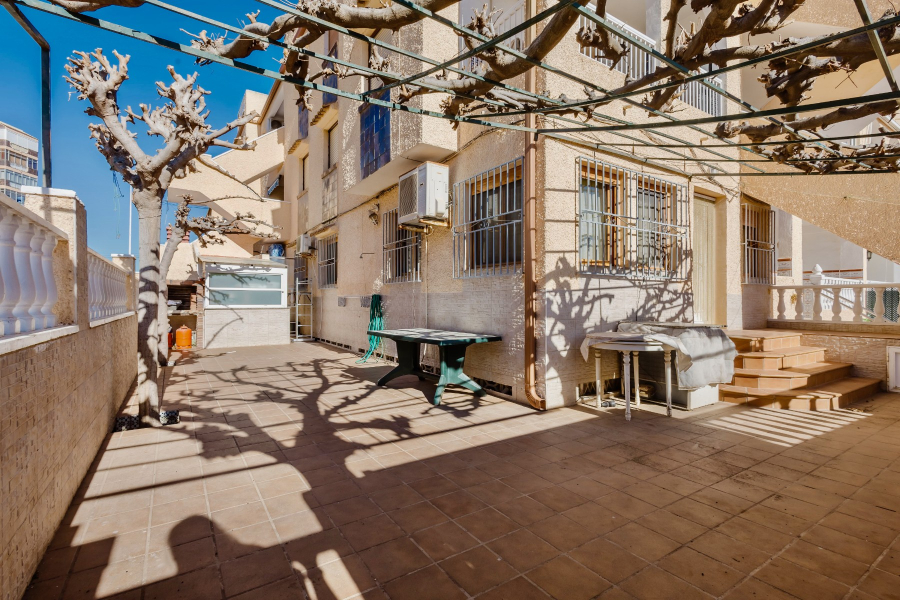 Resale - Apartamento/Bungalow - Torrevieja  - La Mata