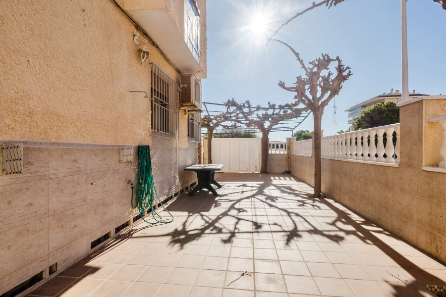 Resale - Apartamento/Bungalow - Torrevieja  - La Mata